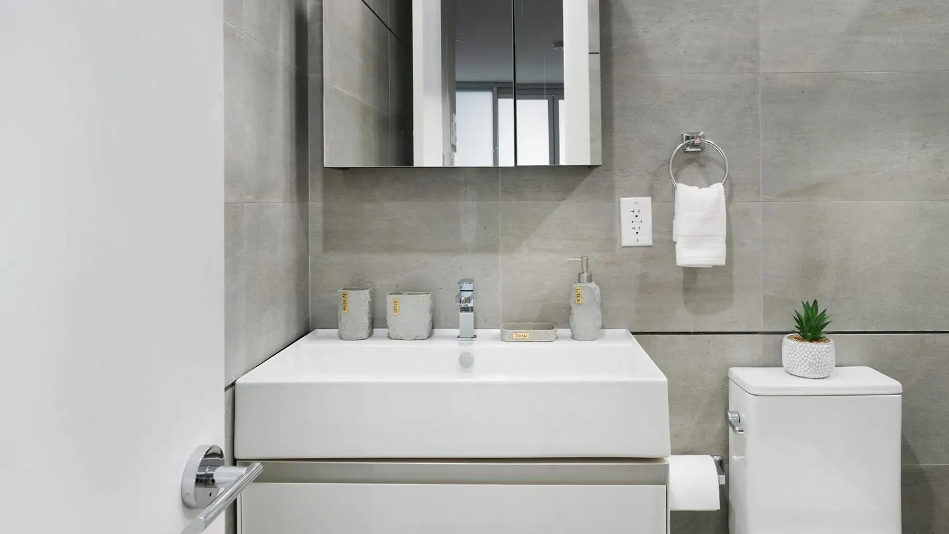 78-3C Newly Renovated 1Br Wd Walk 2 Central Park New York Apartment